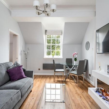 Stylish Apt With Minster Views I Pass The Keys York Exterior photo