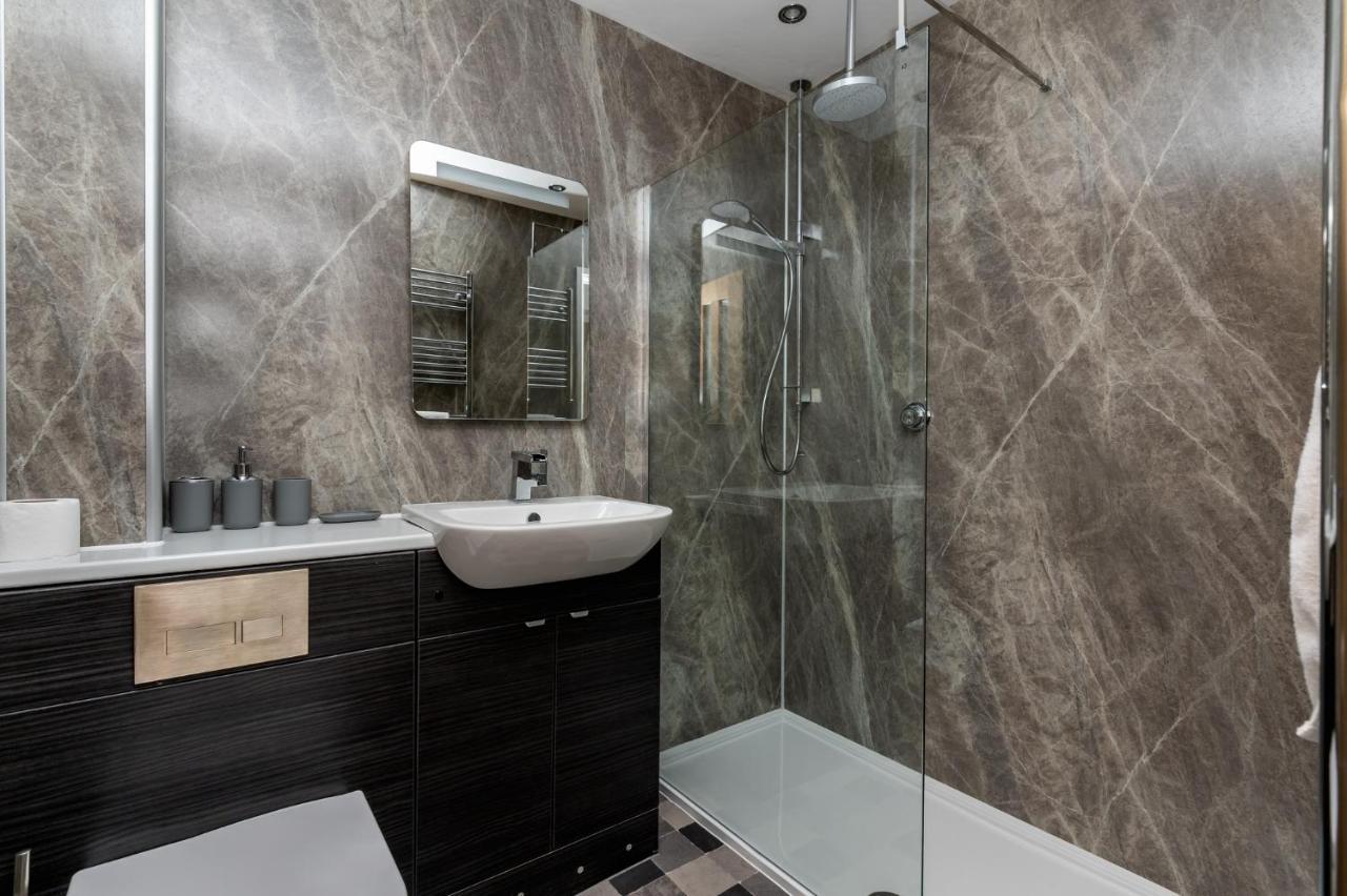 Stylish Apt With Minster Views I Pass The Keys York Exterior photo